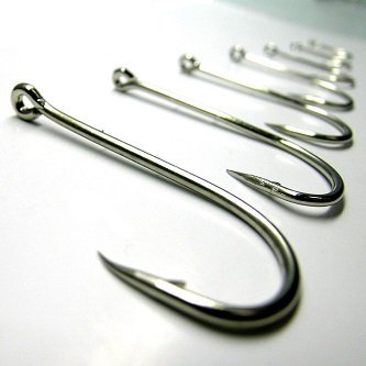 Different types of fish hooks.